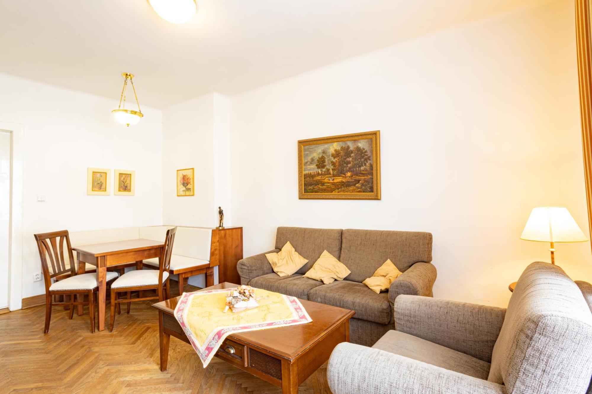 Melissa Apartments كارلوفي فاري المظهر الخارجي الصورة