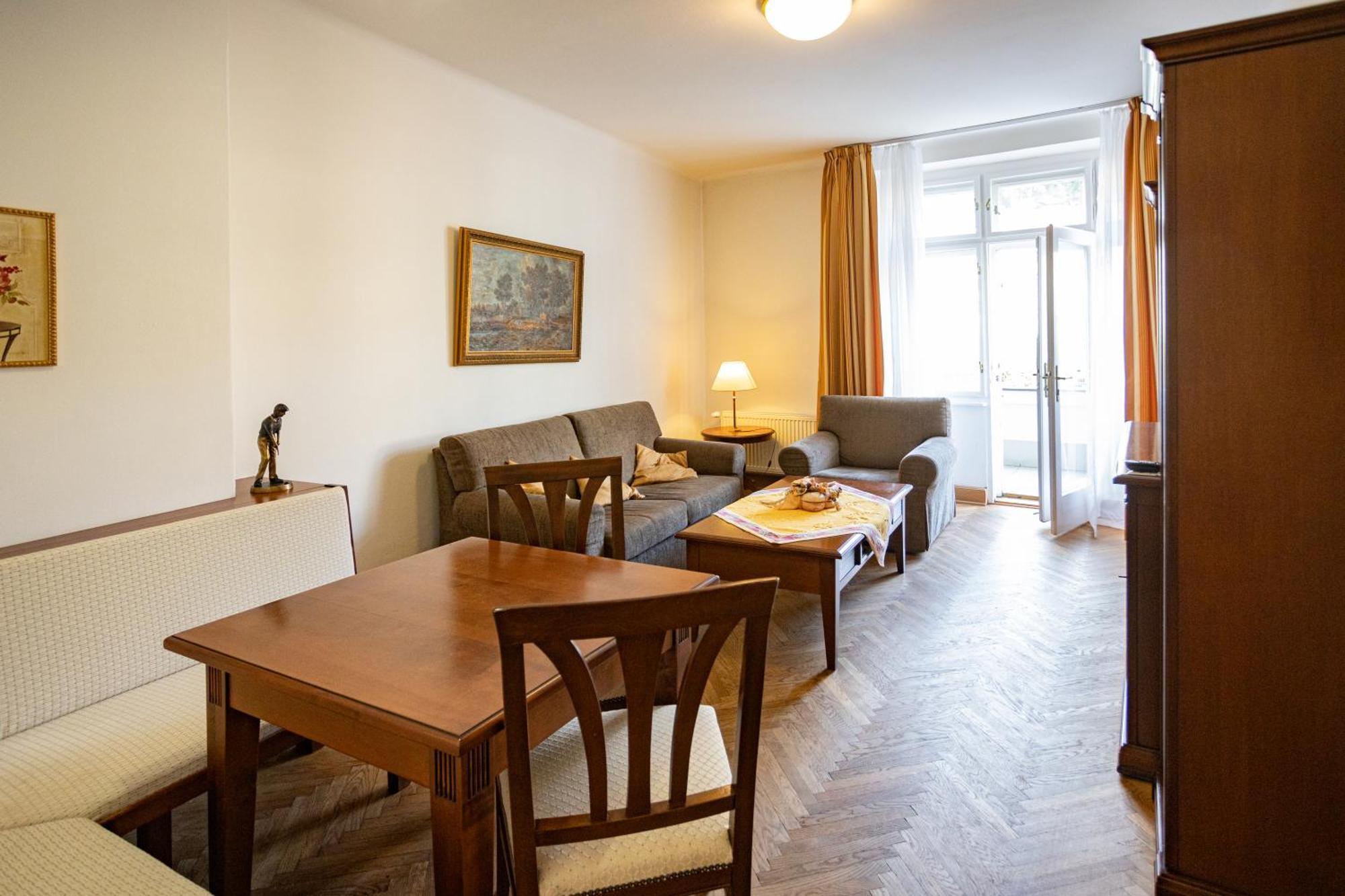 Melissa Apartments كارلوفي فاري المظهر الخارجي الصورة