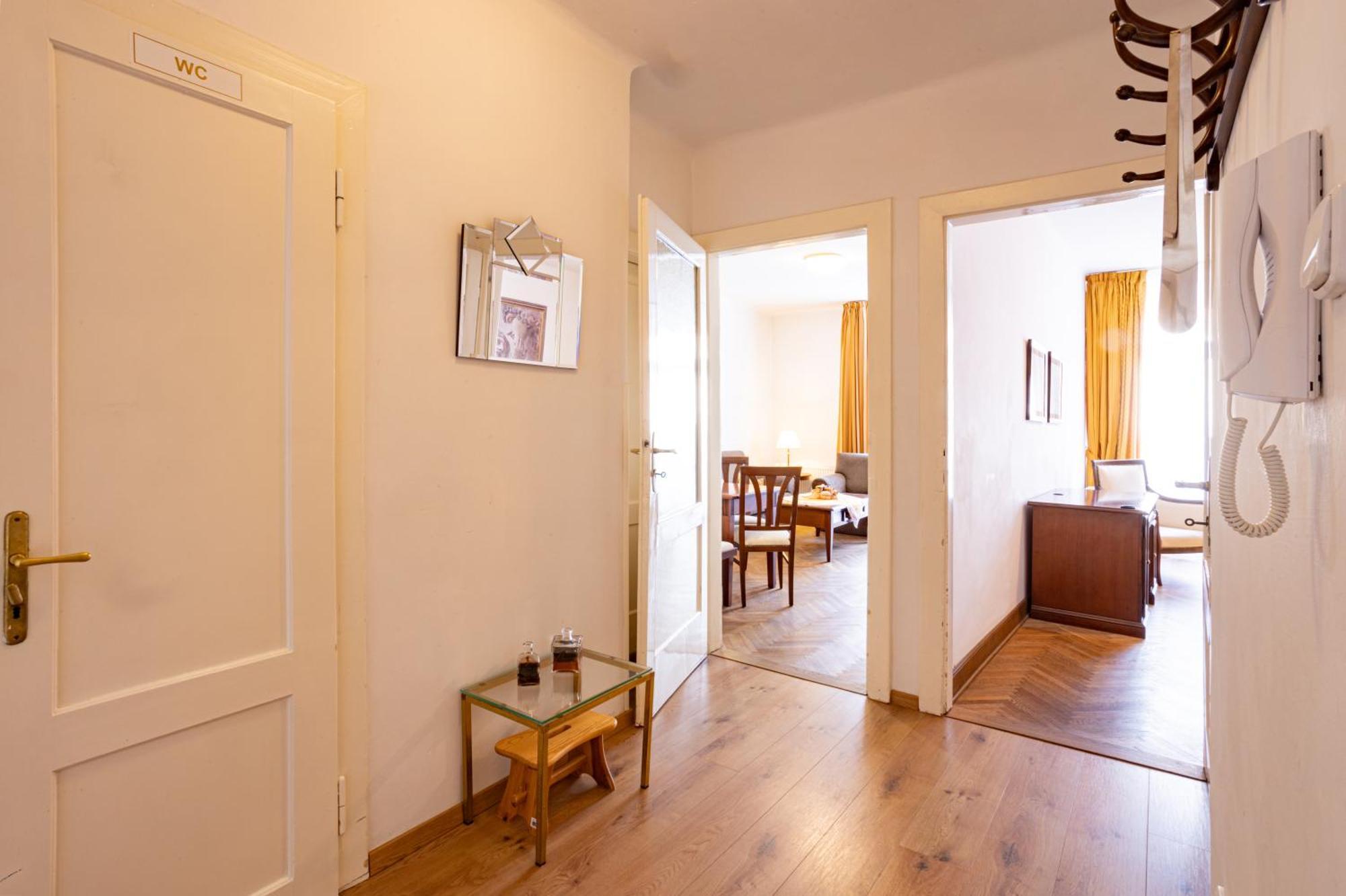Melissa Apartments كارلوفي فاري المظهر الخارجي الصورة